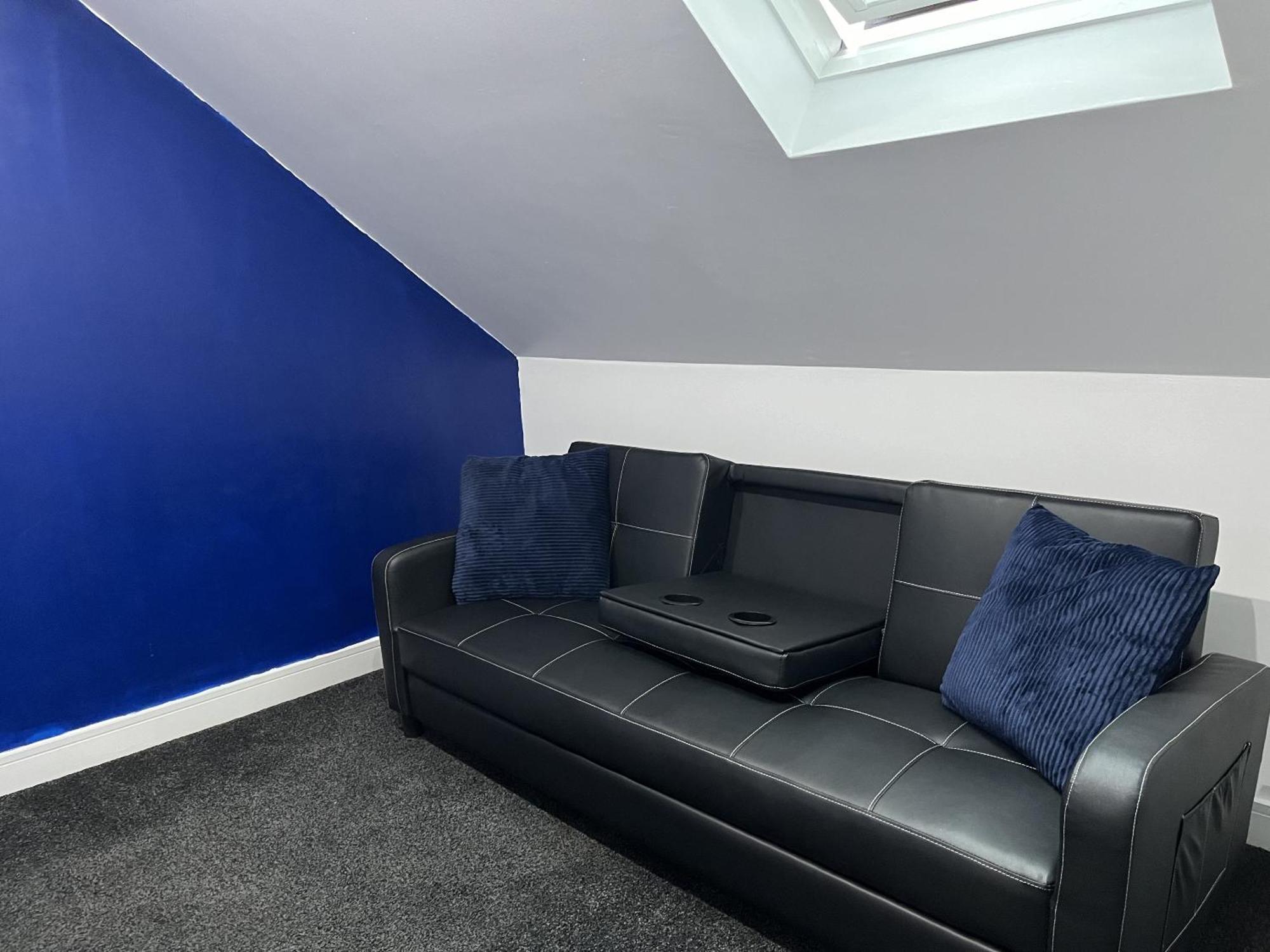 Ak Serviced Blue House Cardiff